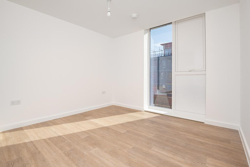 1-Bed Apartment, Station Avenue, KT12, photograph 5