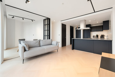 Spacious 2-Bed Apartment, Sun Street, City of London, EC2A, photograph 1