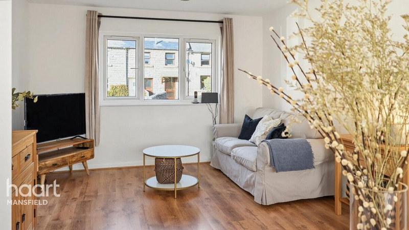 Serviced 2-Bed Apartment, Matlock, DE4, photograph 1