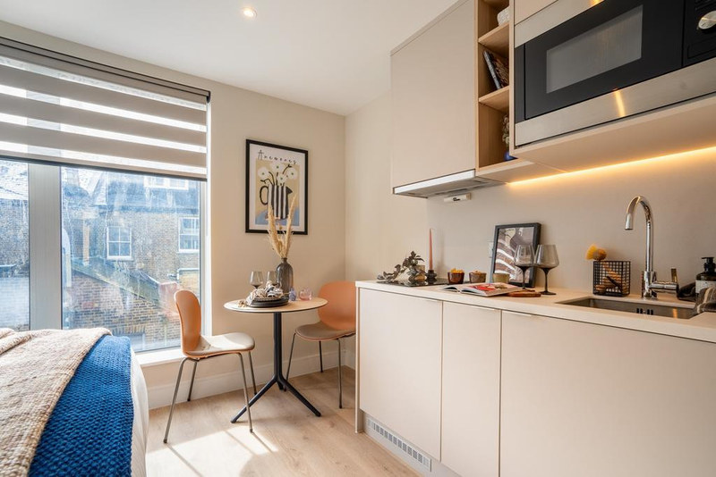 Studio Apartment, The Mall, W5, photograph 3