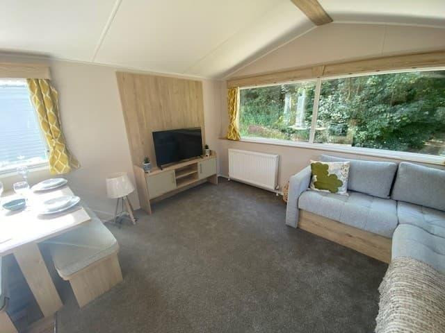 Serviced 2-Bed Apartment, Buxton, SK17, photograph 4