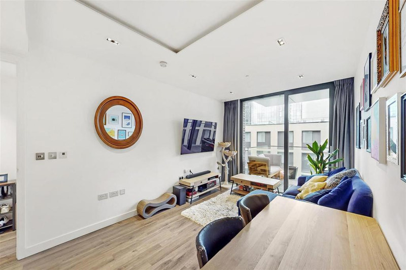 2-Bed Apartment, London, E1, photograph 4