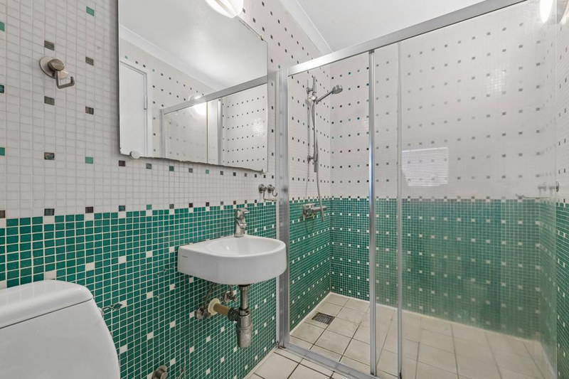 2-Bed Apartment, London, SE16, photograph 5