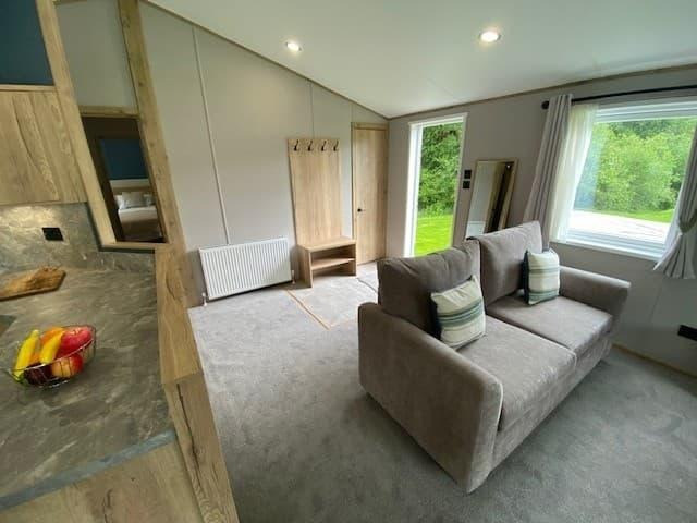 Serviced 2-Bed Apartment, Buxton, SK17, photograph 4