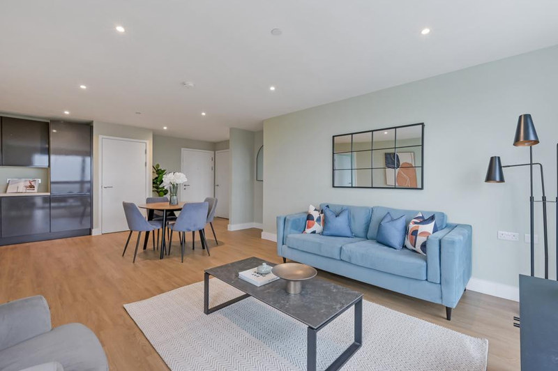 2-Bed Apartment, North Row, MK9, photograph 3