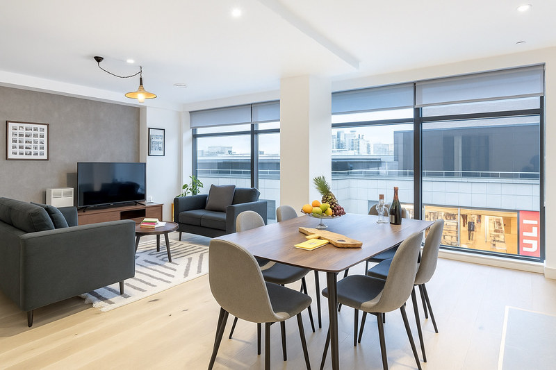 Serviced 2-Bed Apartment, City Centre, M2, photograph 2