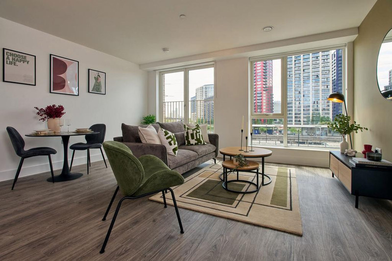 2-Bed Apartment, Silvertown Way, E16, photograph 3