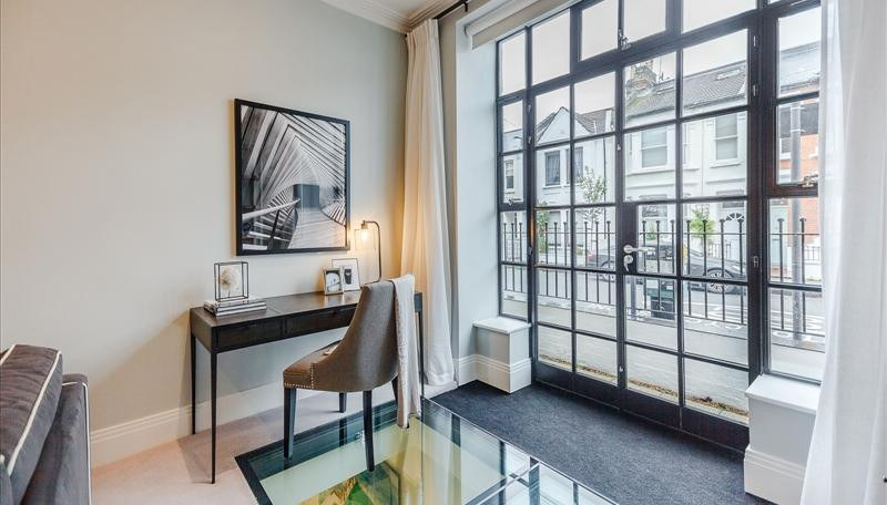 2-Bed Apartment, London, W6, photograph 5