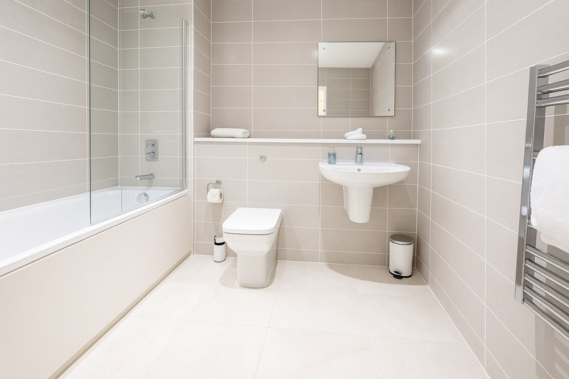 Serviced 2-Bed Apartment, Salford Quays, M50, photograph 4
