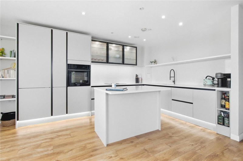 2-Bed Apartment, Cannon Road, N17, photograph 5