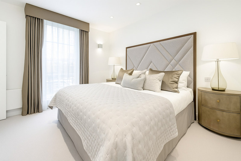 Serviced 1-Bed Apartment, Mayfair, SW1Y, photograph 1