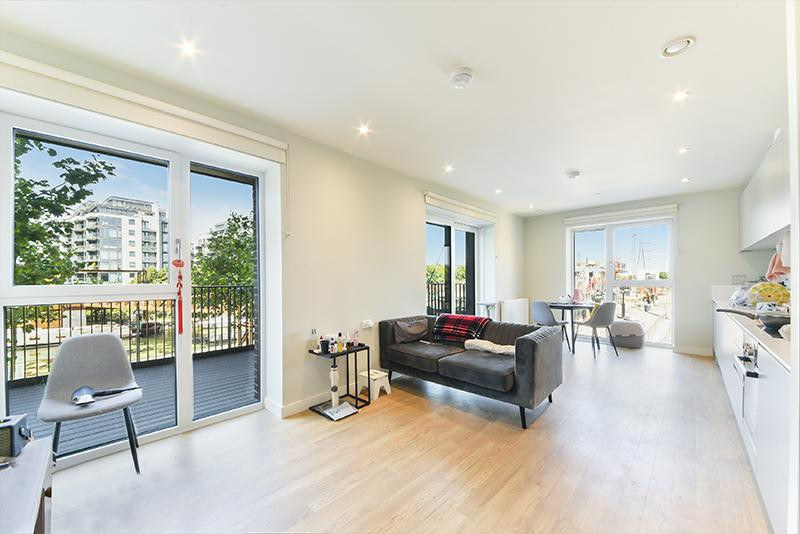 2-Bed Apartment, London, N17, photograph 3