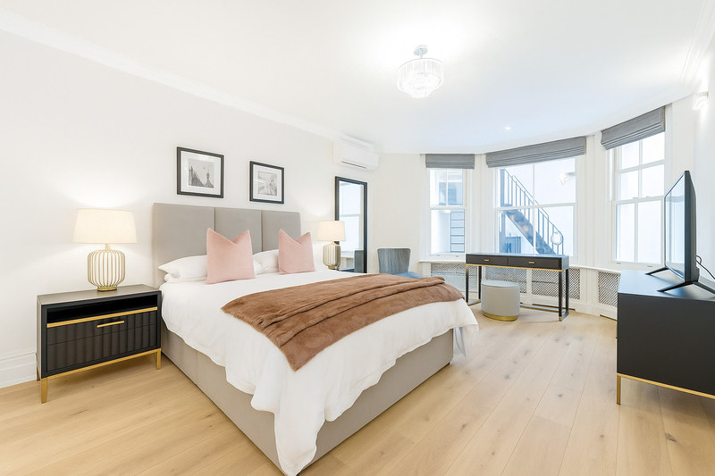 Serviced 3-Bed Apartment, Mayfair, SW1Y, photograph 3