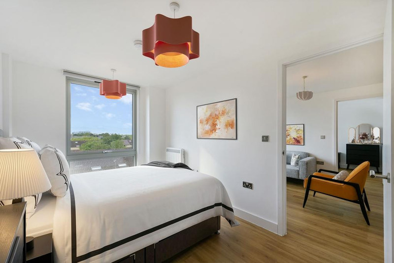 2-Bed Apartment, Silbury Boulevard, MK9, photograph 6