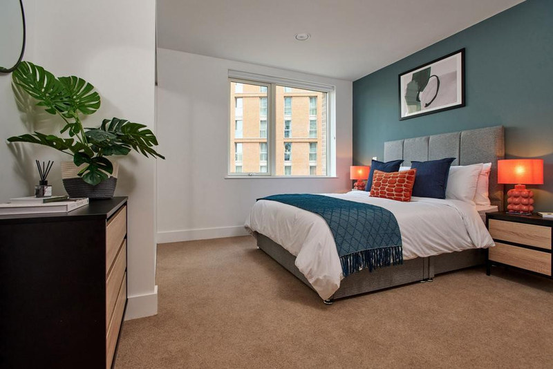2-Bed Apartment, Silvertown Way, E16, photograph 5