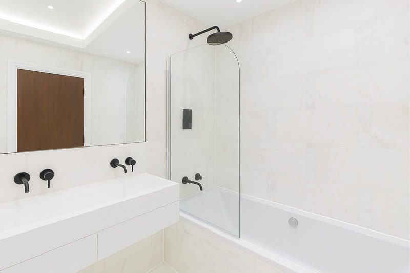 Serviced 2-Bed Apartment, The Strand, WC2R, photograph 4