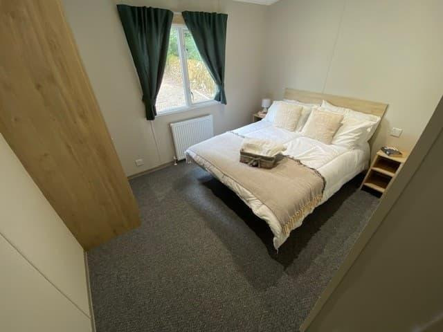 Serviced 2-Bed Apartment, Buxton, SK17, photograph 5