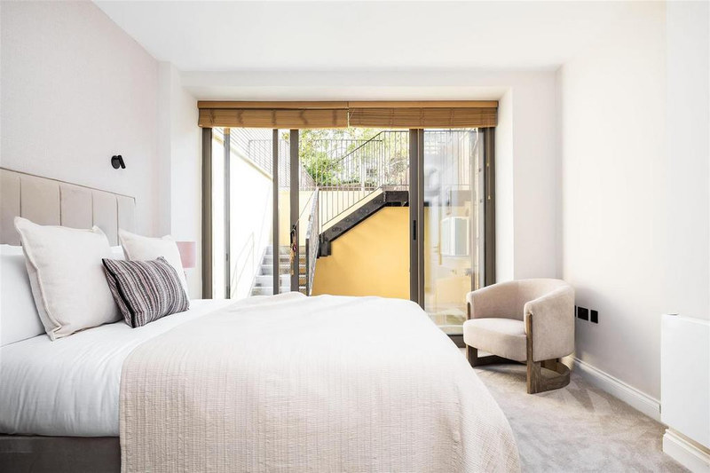 2-Bed Apartment, Redcliffe Road, SW10, photograph 6