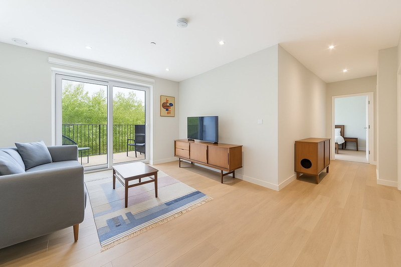 2-Bed Apartment, London, N17, photograph 1