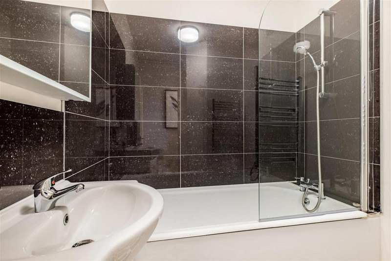 2-Bed Apartment, Fulham Road, SW3, photograph 4