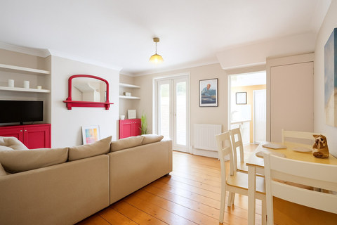 Modern 1-Bed Apartment, Preston Road, BN1, photograph 1