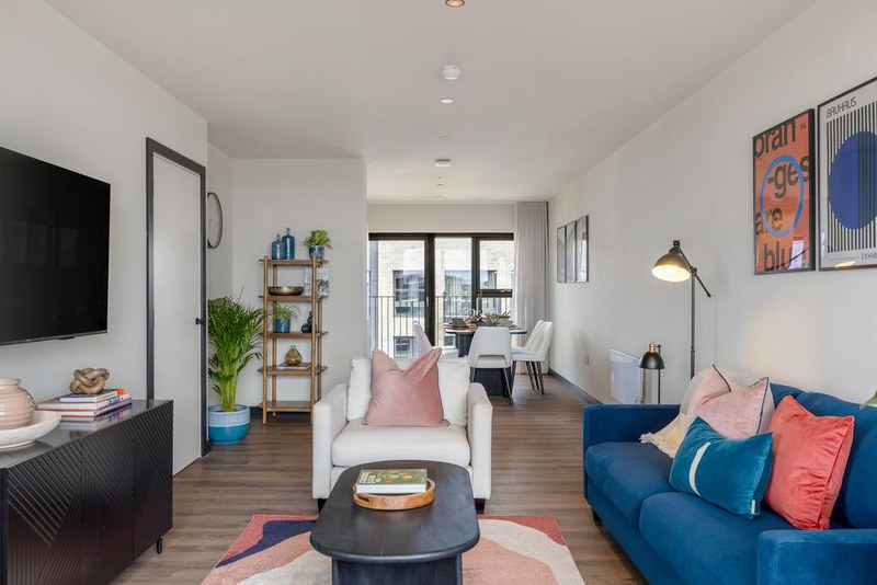 2-Bed Apartment, Cricklewood Broadway, NW2, photograph 2