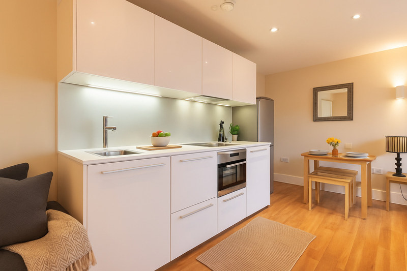 Refined 2-Bed Apartment, Colmore District, B3, photograph 1