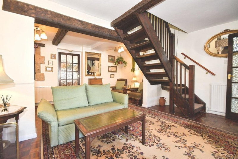Serviced 2-Bed Apartment, Matlock, DE4, photograph 2