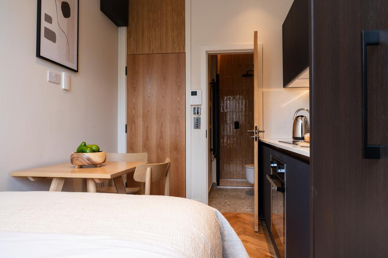 Studio Apartment, Notting Hill, W2, photograph 4