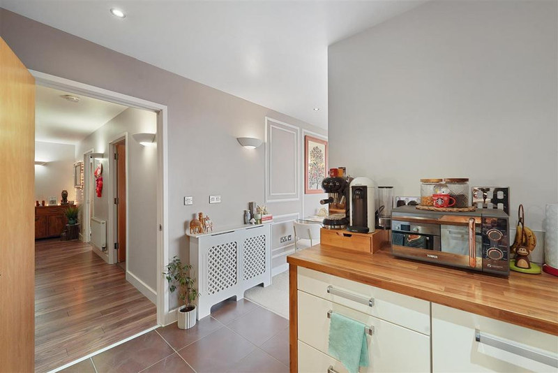 2-Bed Apartment, Seagull Lane, E16, photograph 6