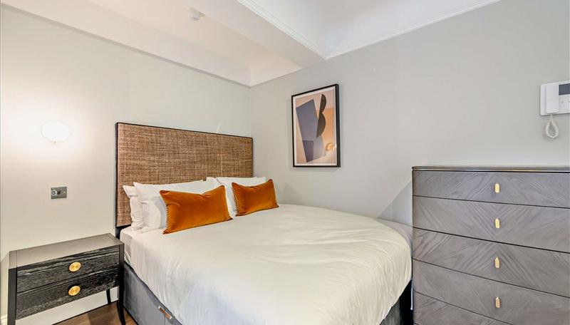 Studio Apartment, London, SW3, photograph 3