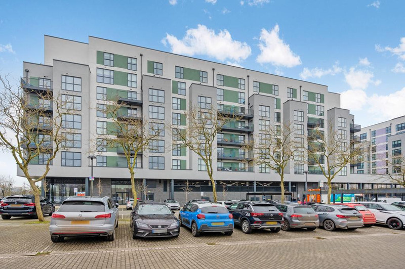 1-Bed Apartment, North Row, MK9, photograph 5