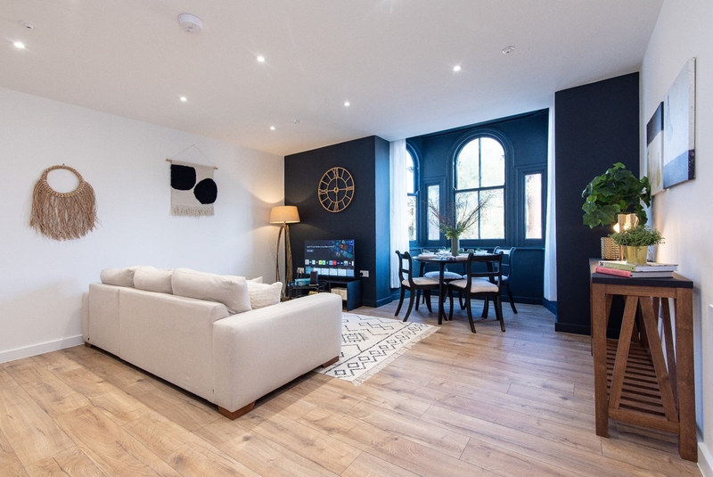 Serviced 2-Bed Apartment, Northampton, NN1, photograph 7