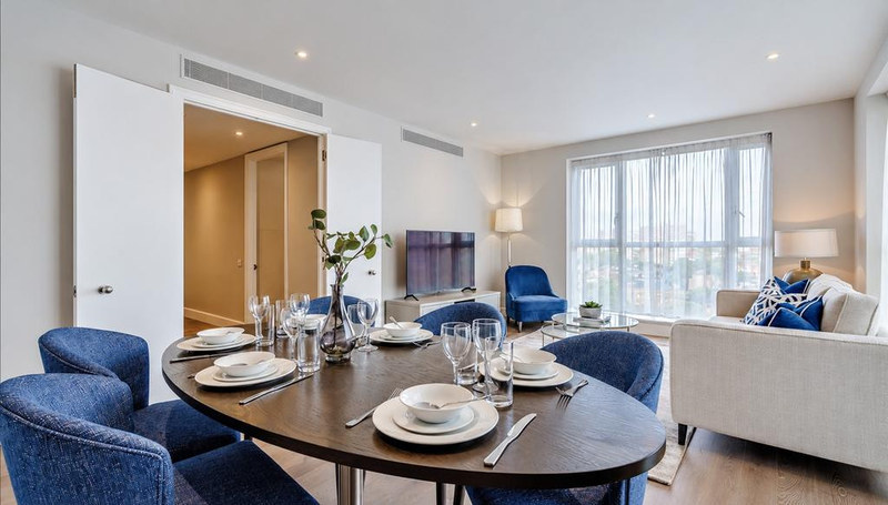 2-Bed Apartment, London, E14, photograph 3