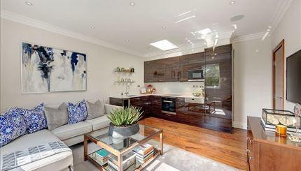 2-Bed Apartment, London, W2, photograph 2