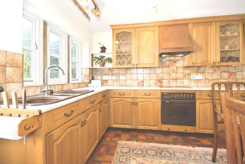 Serviced 2-Bed Apartment, Matlock, DE4, photograph 8