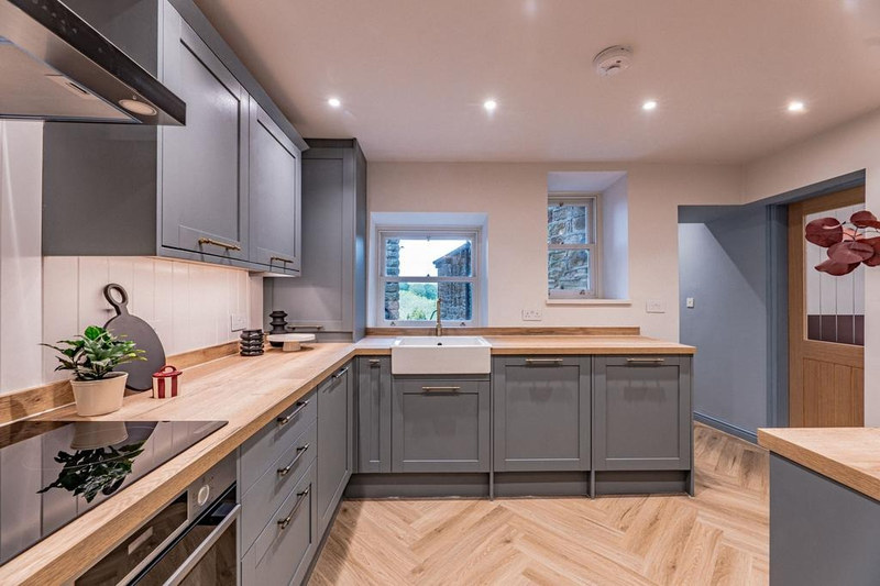 Serviced 2-Bed Apartment, High Peak, SK22, photograph 4