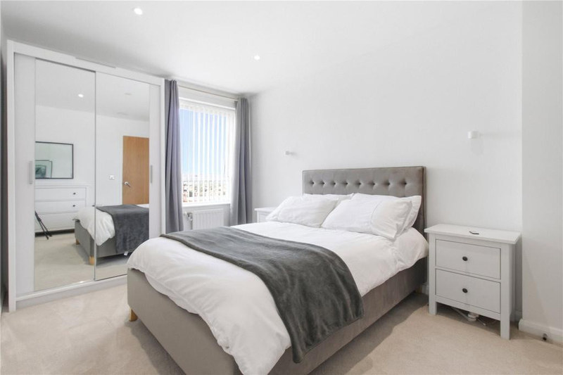 2-Bed Apartment, Cannon Road, N17, photograph 2