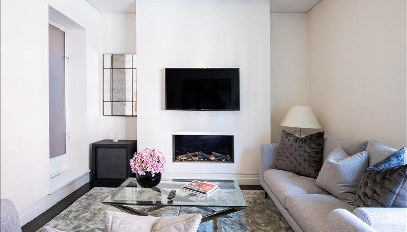 2-Bed Apartment, Green Street, W1K, photograph 3
