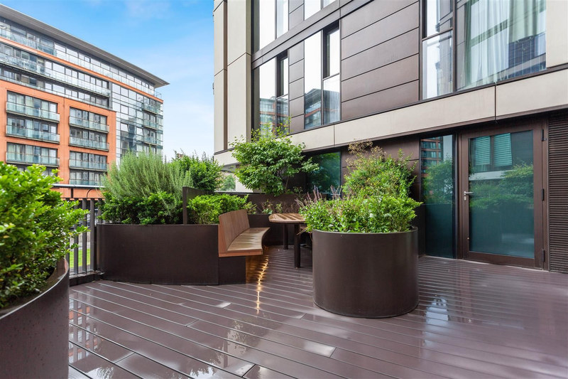 Luxury 2-Bed Apartment, Paddington Basin, W2, photograph 5