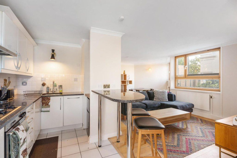 2-Bed Apartment, London, SW10, photograph 5