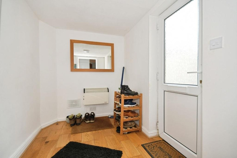 Serviced 2-Bed Apartment, Buxton, SK17, photograph 4