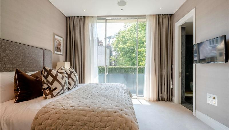 2-Bed Apartment, Green Street, W1K, photograph 5