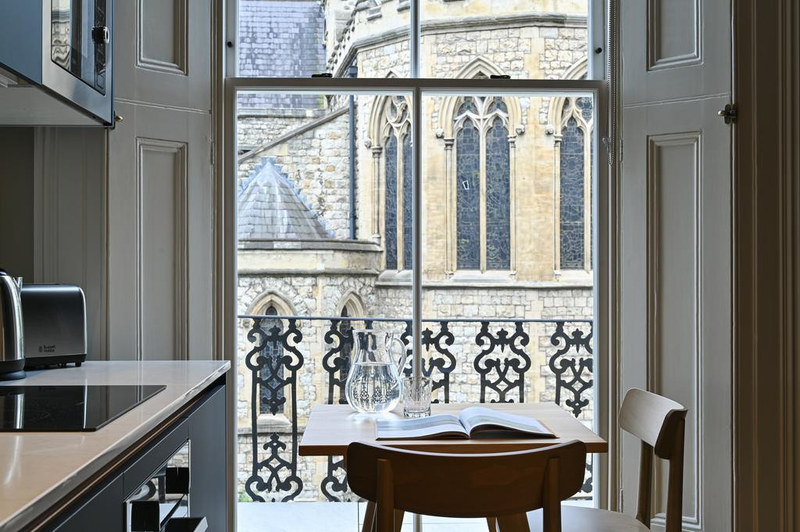Studio Apartment, Notting Hill, W2, photograph 3