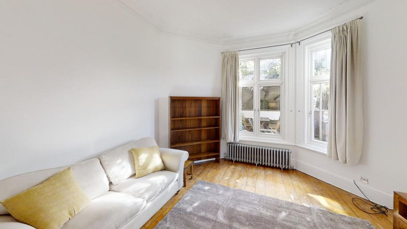 1-Bed Apartment, Epsom Road, GU1, photograph 4