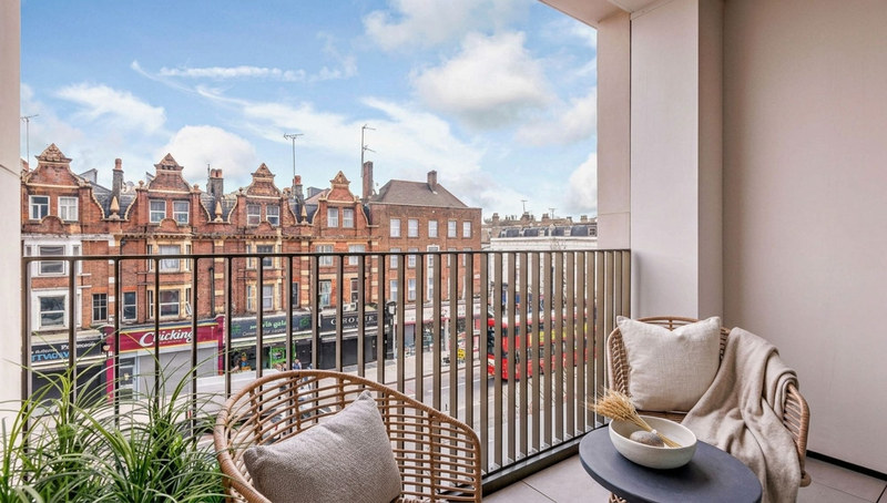 Refined 1-Bed Apartment, Edgware Road, W2, photograph 5