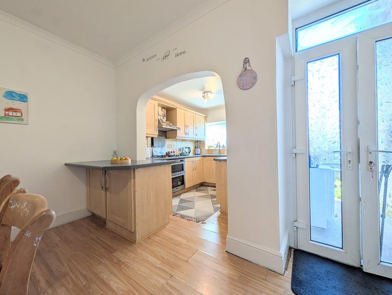 Serviced 2-Bed Apartment, High Peak, SK22, photograph 8