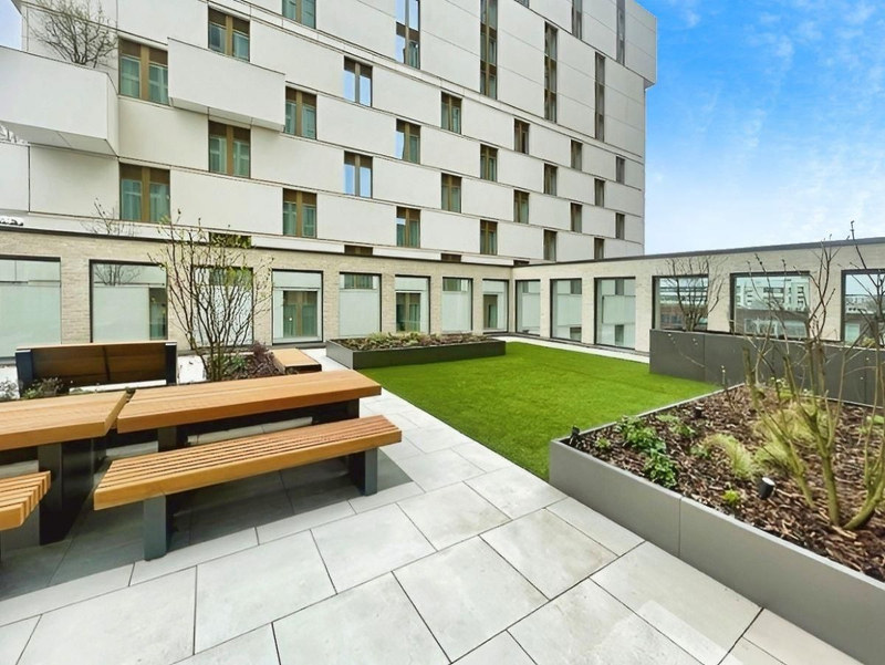 Modern 2-Bed Apartment, Ancoats, M4, photograph 6