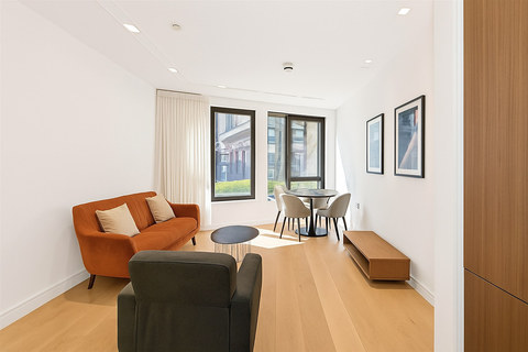 Modern 1-Bed Apartment, Portugal Street, Westminster, WC2A, photograph 1