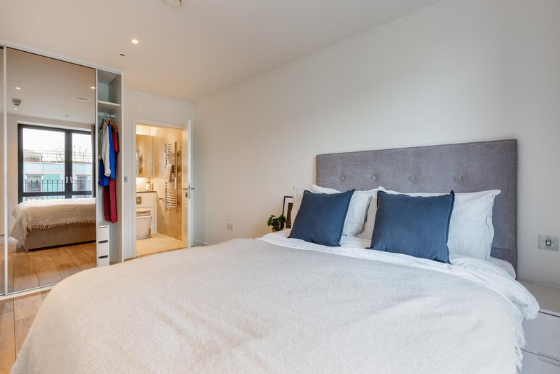 2-Bed Apartment, Three Colts Lane, E2, photograph 5